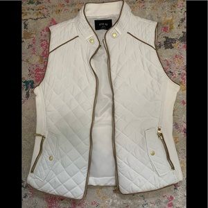 Active USA White Vest